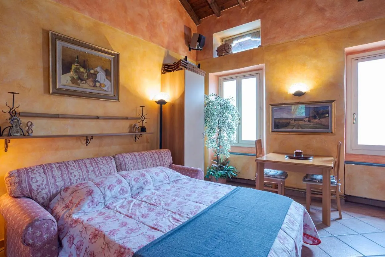 Bright Apartment In Nesso With Lake View!